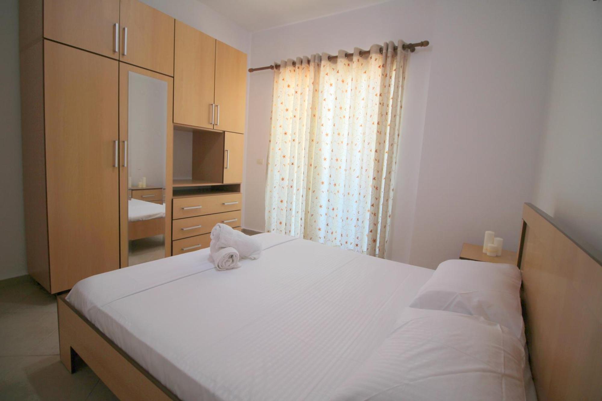 July Seaview Apartments Sarandë Esterno foto