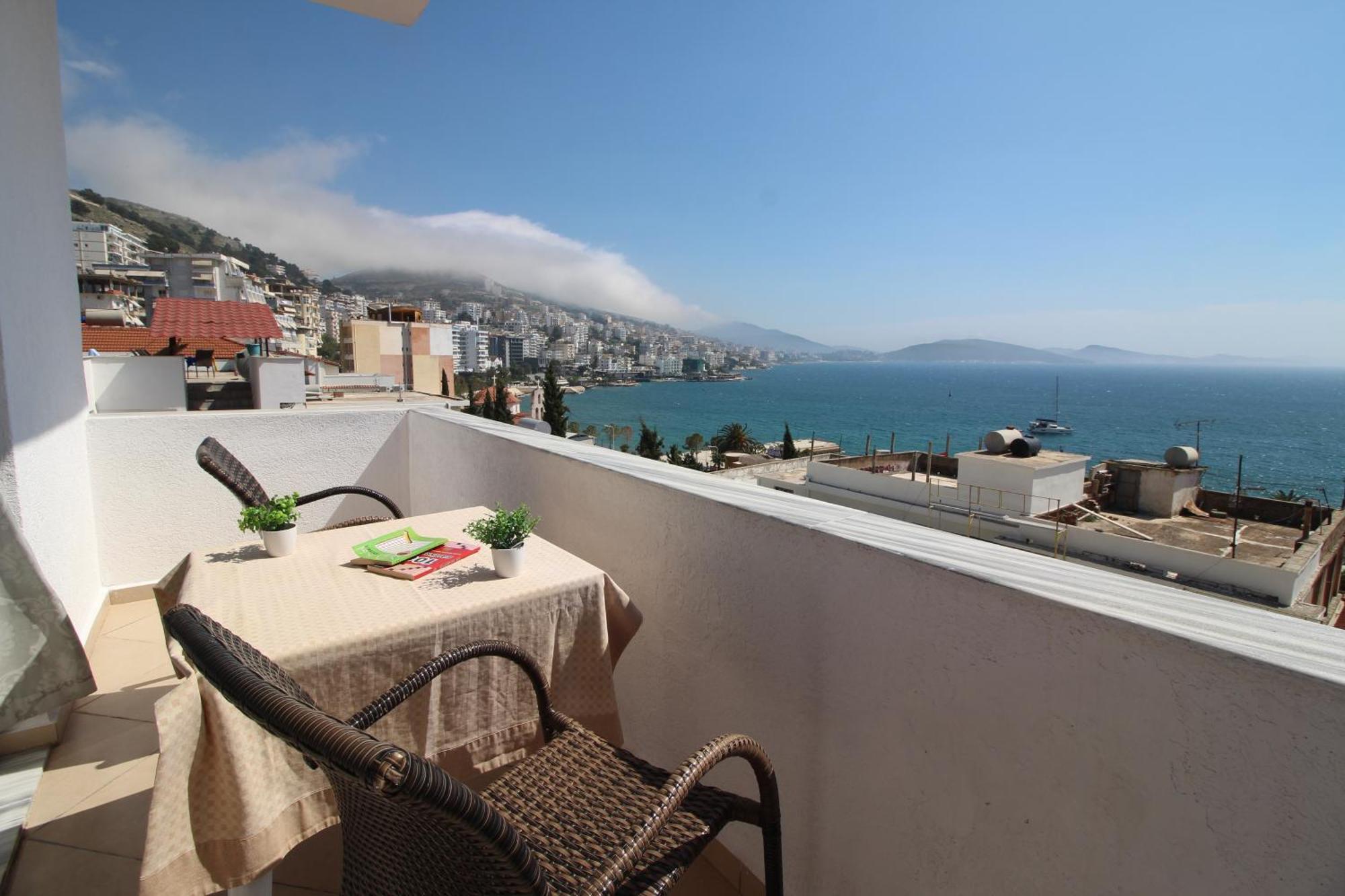 July Seaview Apartments Sarandë Esterno foto