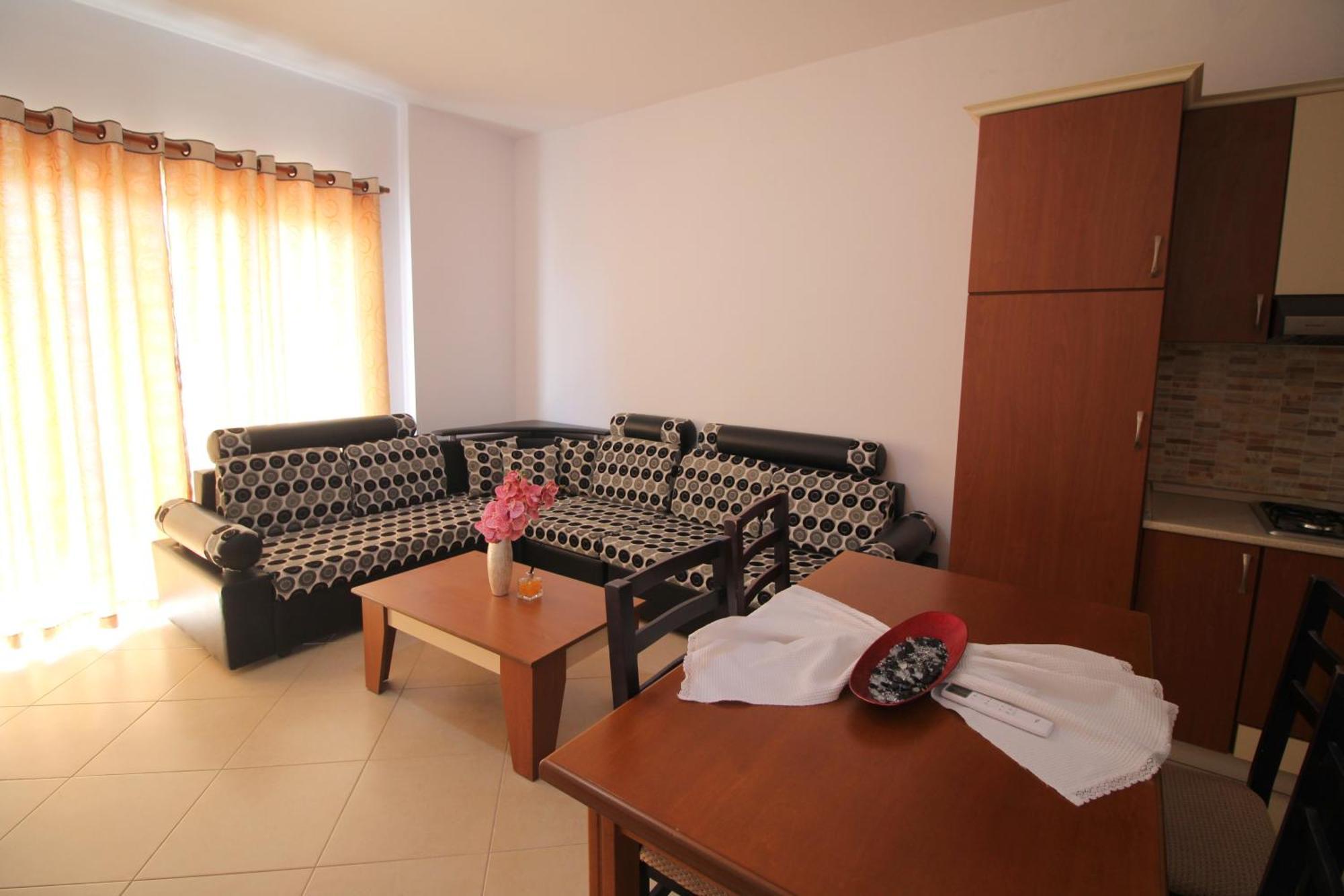 July Seaview Apartments Sarandë Esterno foto