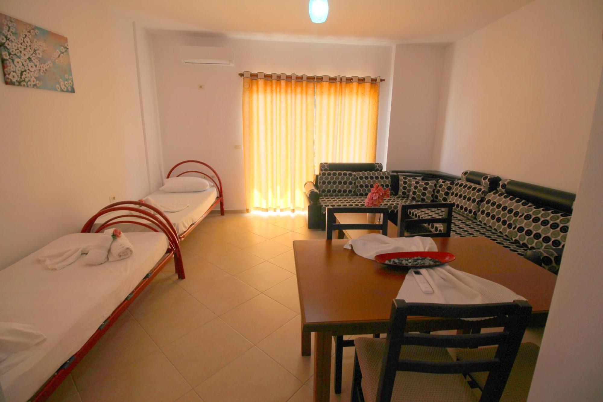July Seaview Apartments Sarandë Esterno foto