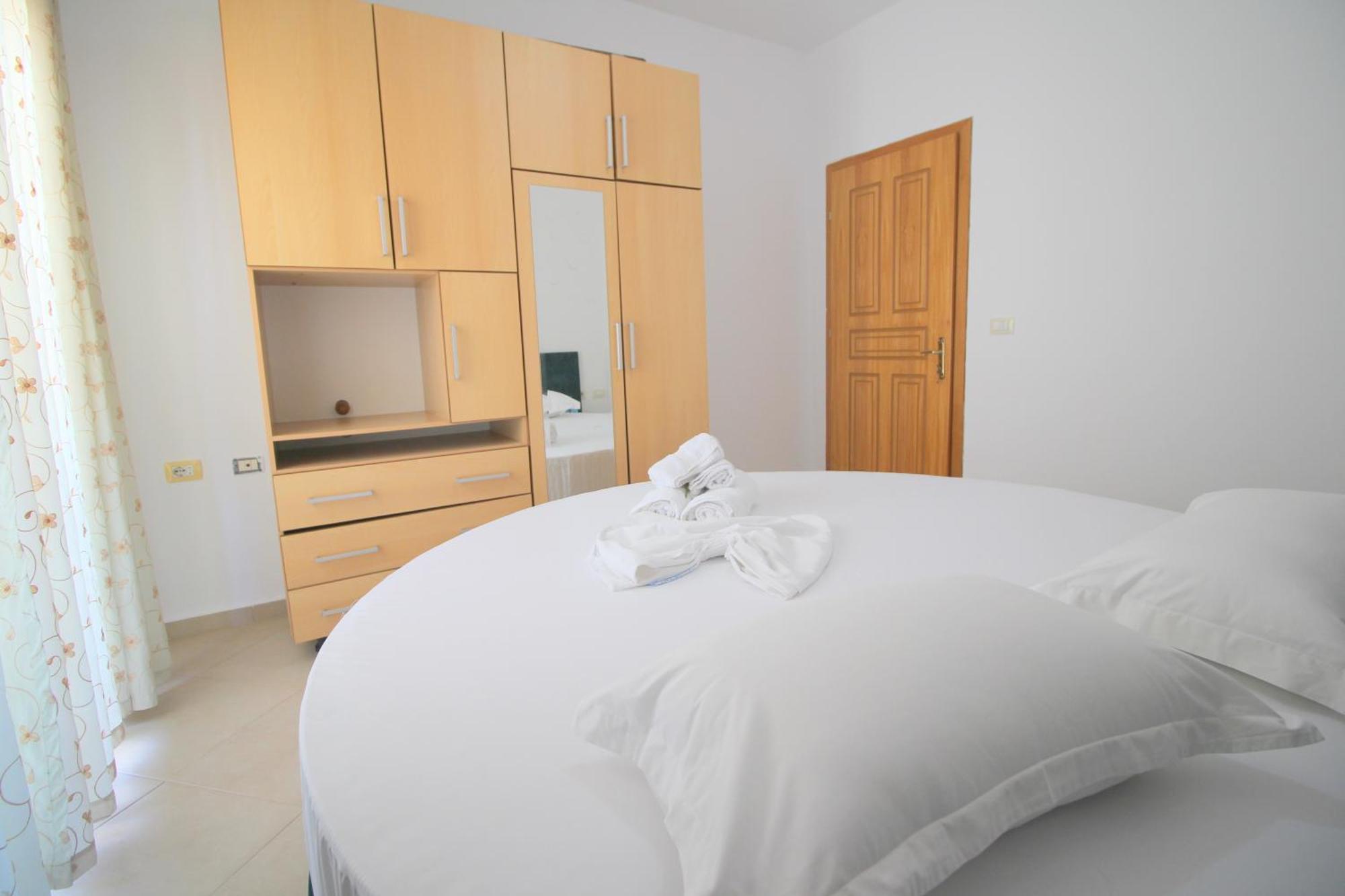 July Seaview Apartments Sarandë Esterno foto